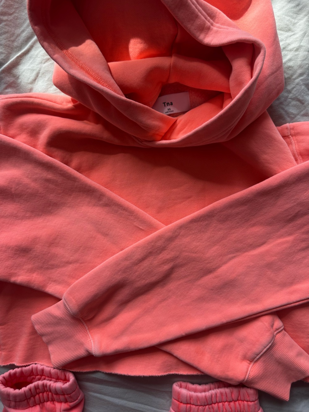 Tna by aritzia Coral Pink Cropped Hoodie Jogger Set XS Cozy Fleece - Picture 8 of 14